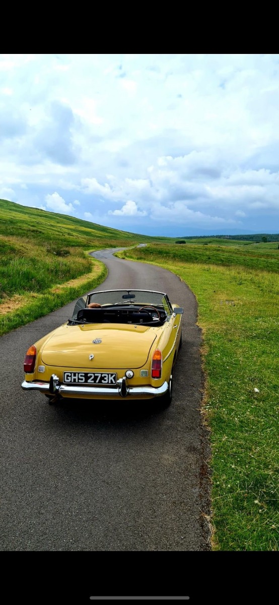 1972 MG Roadster Image 2